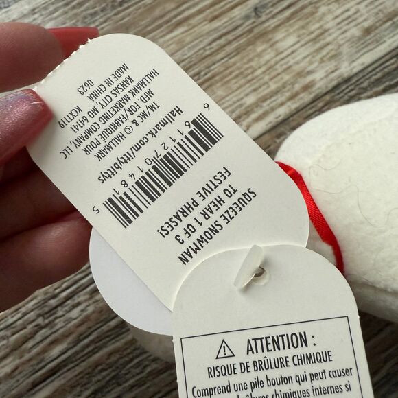 2023 Hallmark Itty Bittys 20th Anniversary Showman Snowman Sound Talking Plush - Picture 4 of 6